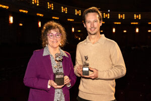 Marlene Wickel ontvangt Jan Nijland Zilveren Roos